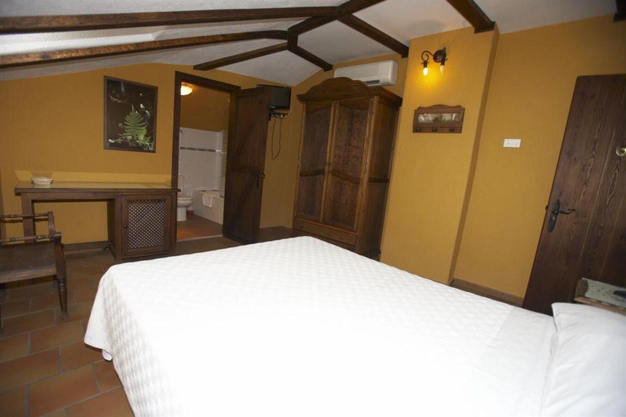 אל בוסקה Hotel Posada San Antonio מראה חיצוני תמונה