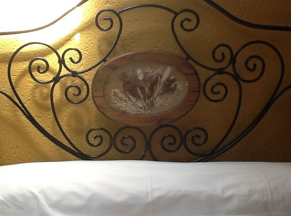 אל בוסקה Hotel Posada San Antonio מראה חיצוני תמונה