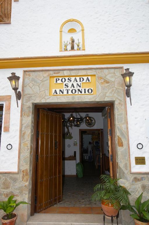 אל בוסקה Hotel Posada San Antonio מראה חיצוני תמונה